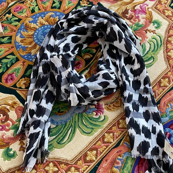 Authentic Burberry sketched animal gauze scarf - Picture 2 of 8